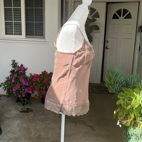 Gold Hawk Silk Top - Picture 4 of 9